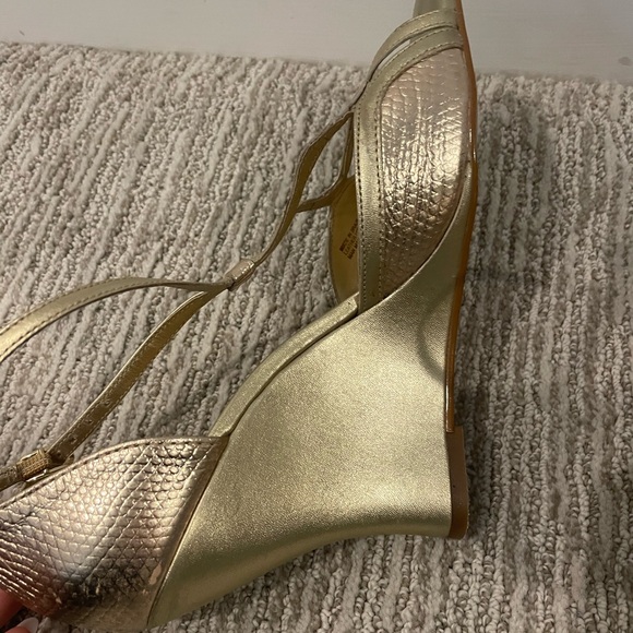 lily pulitzer gold heals - Picture 5 of 5